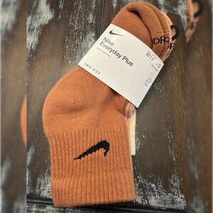 Nike Everyday Plus Dri-FIT Ankle Socks – Size M – 6 Pairs – New With Tags